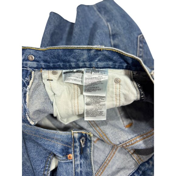 Levis Vintage 550 Woman Size 4 High-Waisted  Denim Shorts  Frayed Hem - Picture 8 of 10